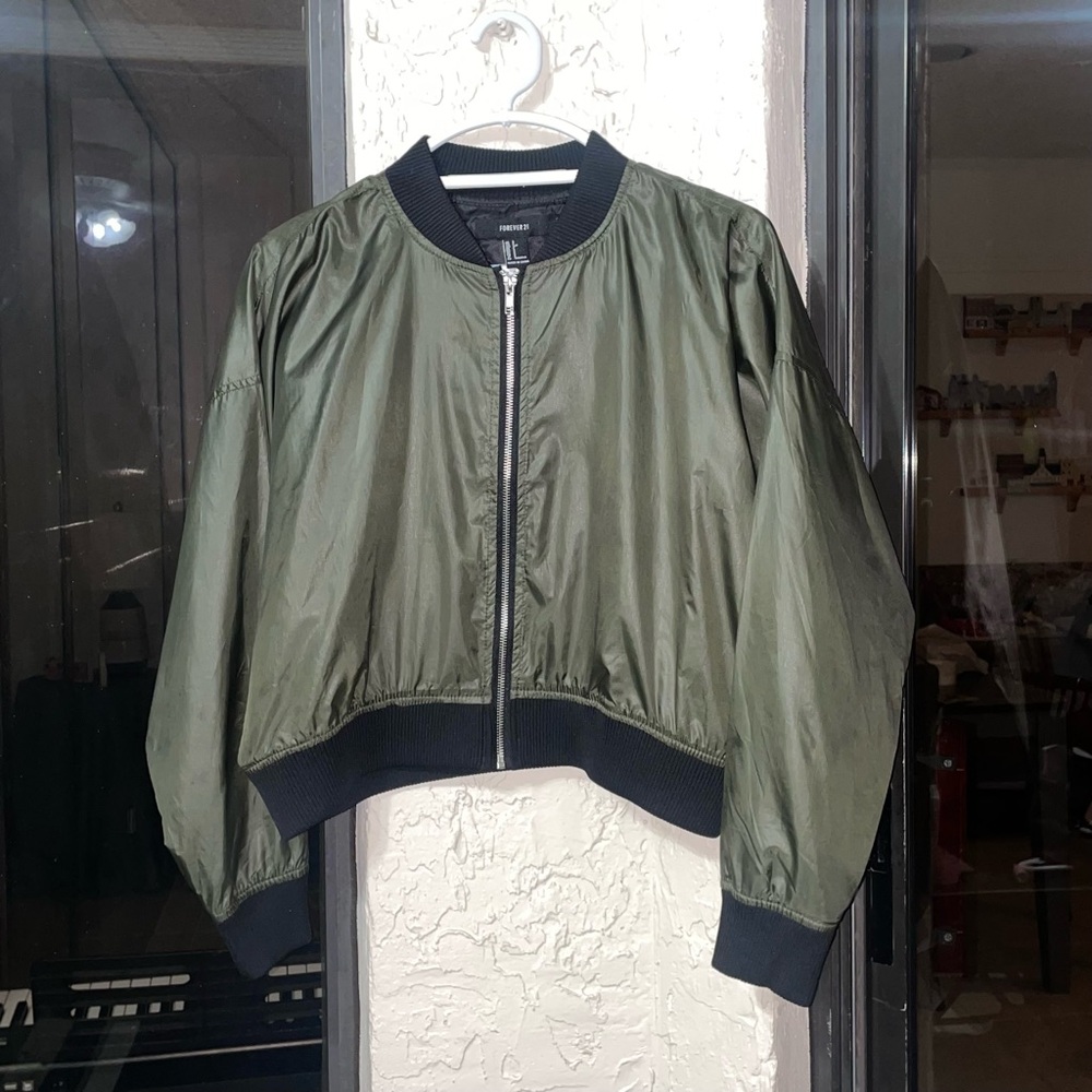 VTG Forever 21 Cropped Bomber Jacket Military Olive Green Full Zip Size Small